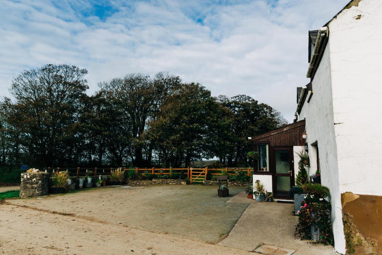 The Farmhouse Lochmeyler Bed & Breakfast Llandeloy Exterior photo